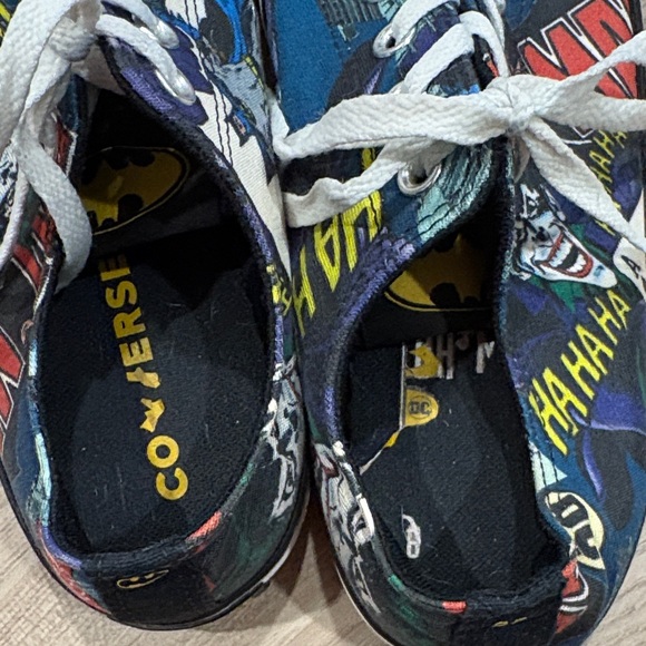 Converse DC Batman Comic Print Canvas Sneakers size 8 men/ 10 women - Picture 7 of 9